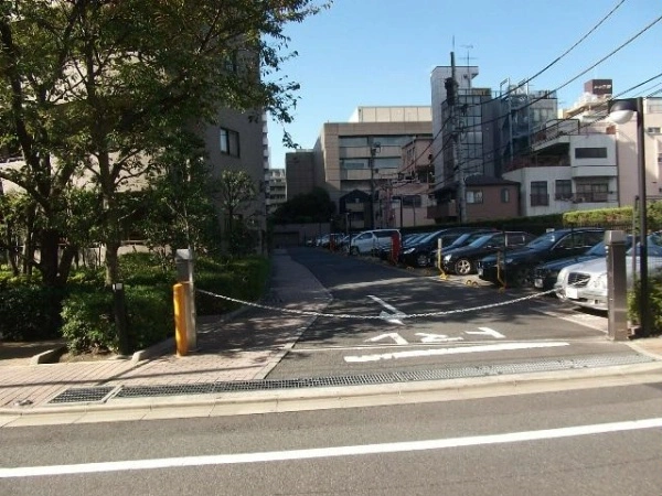 三田シティハウス 駐車場