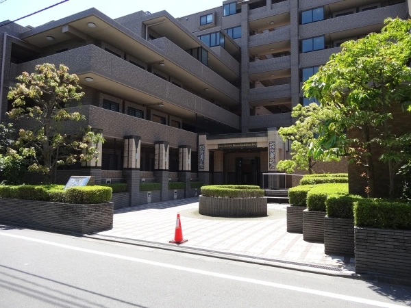 ライオンズガーデン武蔵関公園壱番館 エントランス