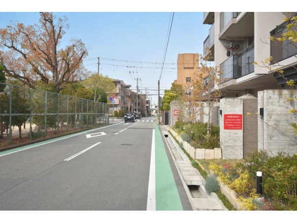 ブランズ甲子園口二見町 前面道路