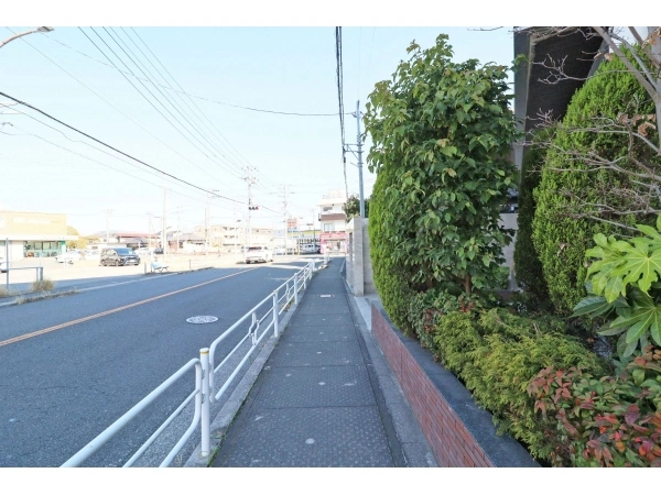 エクセレントシティ原木中山 前面道路