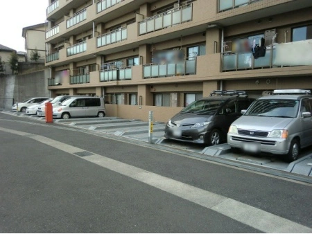 サングレイス大和 駐車場