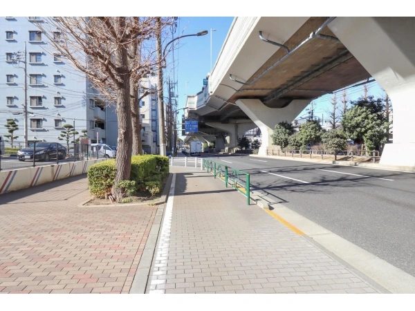 クリオ赤塚公園 前面道路