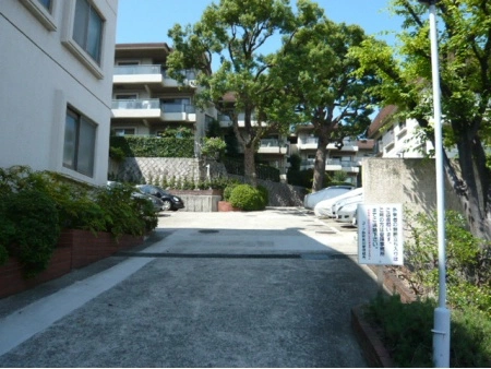 コープ野村夙川 駐車場