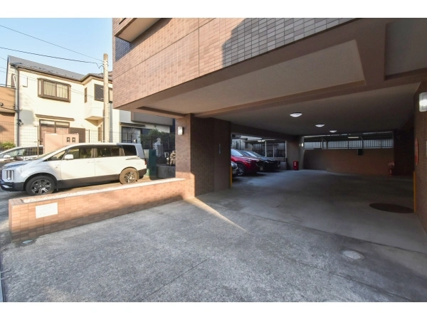 セレクトホームズ行徳 駐車場