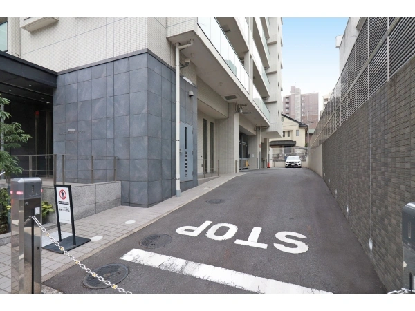 グローリオ浦和岸町 駐車場