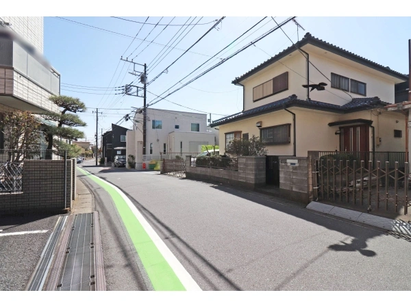 マノー朝霞台 前面道路