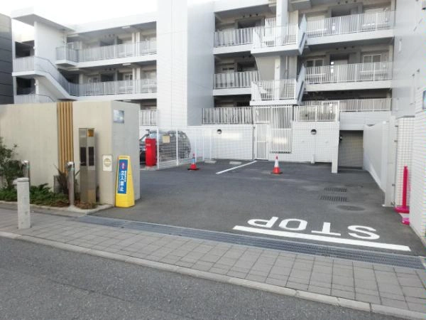 グランツオーベル逗子海岸 駐車場