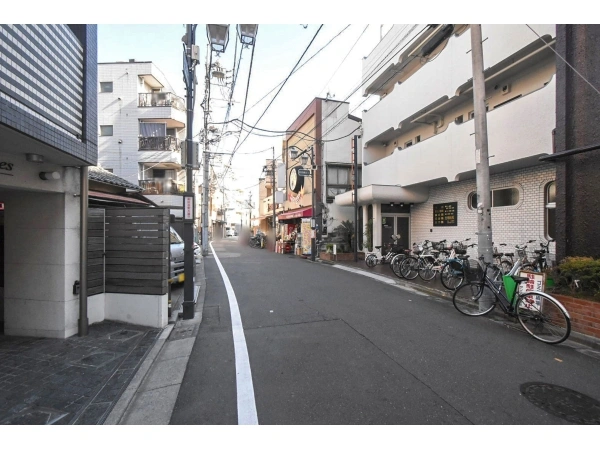 ビバリーホームズ東高円寺 前面道路