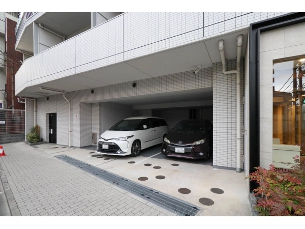 エクセレントシティ竹ノ塚駅前 駐車場