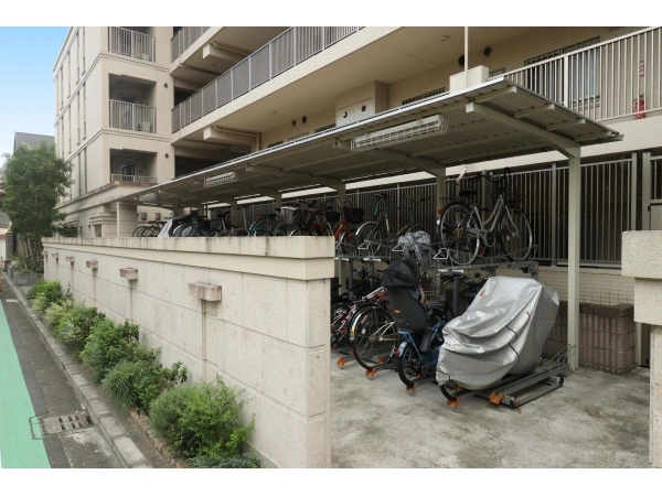 ヴェレーナ横濱　掃部山公園 駐輪場