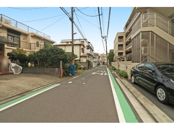 ヴェレーナ横濱　掃部山公園 前面道路