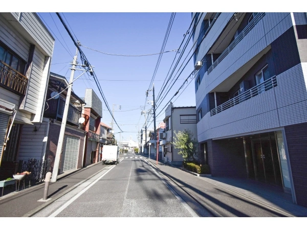 クオス横濱石川町レジデンシャルステージ 前面道路