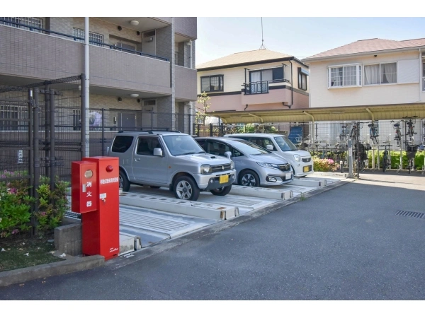 カインドステージ北鎌倉 駐車場