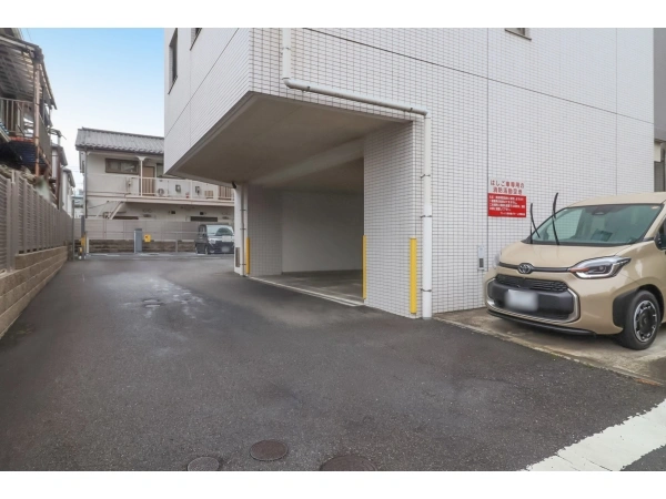 プレシス南林間グラーレ 駐車場