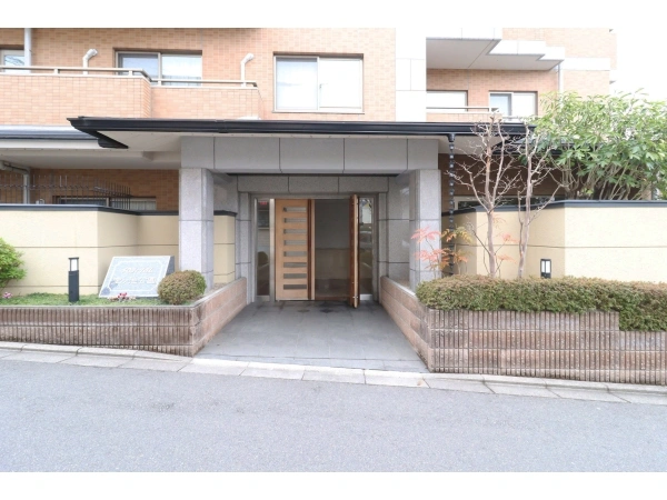 メロディーハイム宝ヶ池公園 エントランス