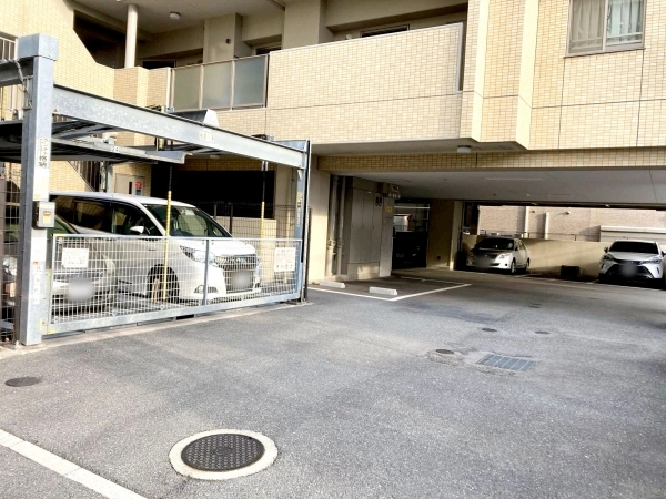 アービング吹田 駐車場
