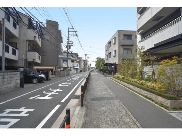 ユニハイム高槻レジデンス 前面道路