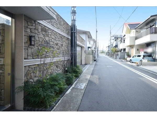 リベール神戸本山 前面道路