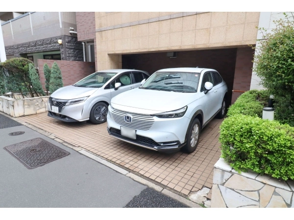 ドマーニ田端 駐車場