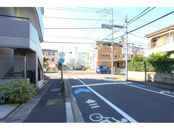 ブリシア浦安 前面道路