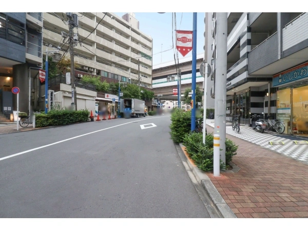 ロワール板橋 前面道路