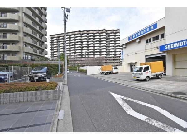 プレシス葛西臨海公園アスール 前面道路