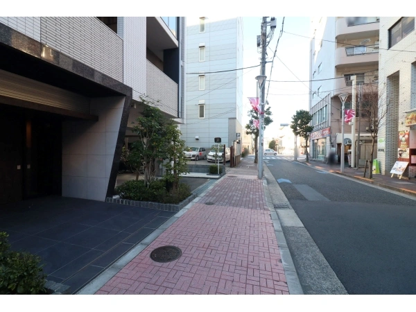 プレシス小岩駅前 前面道路