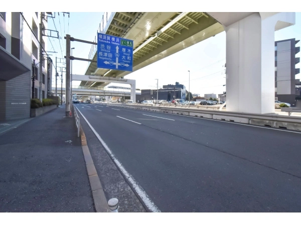 ロッソレガーロ 前面道路