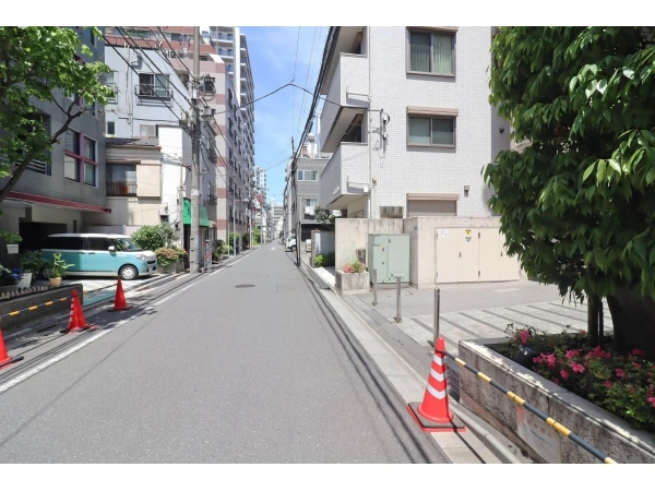 エグゼ浅草 前面道路