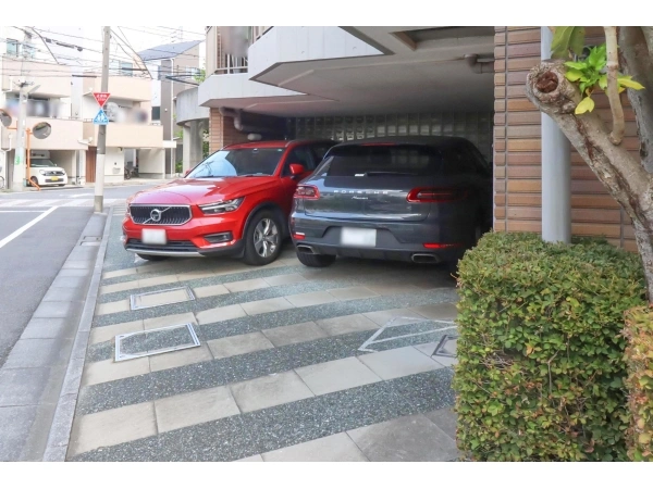 ジェイパーク世田谷上町 駐車場