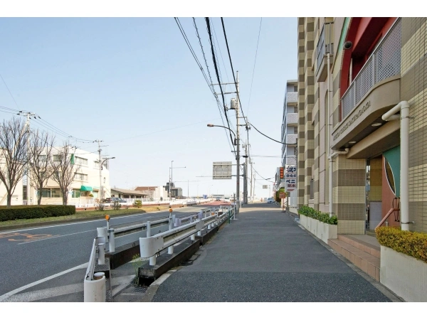 アルシオン聖蹟桜ヶ丘 前面道路