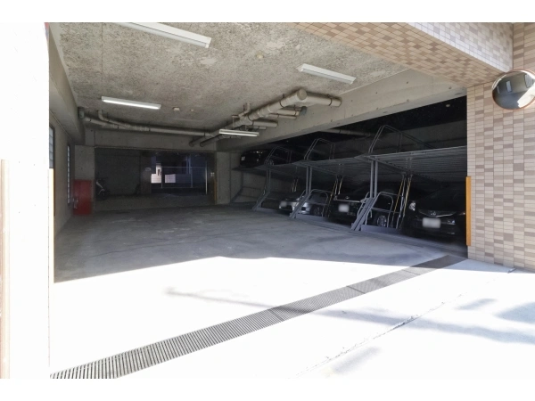 アール・ケープラザ三ツ沢 駐車場