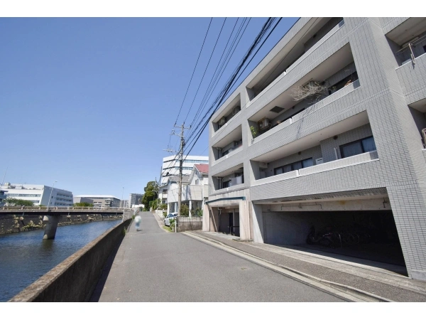 マイキャッスル湘南鵠沼 前面道路