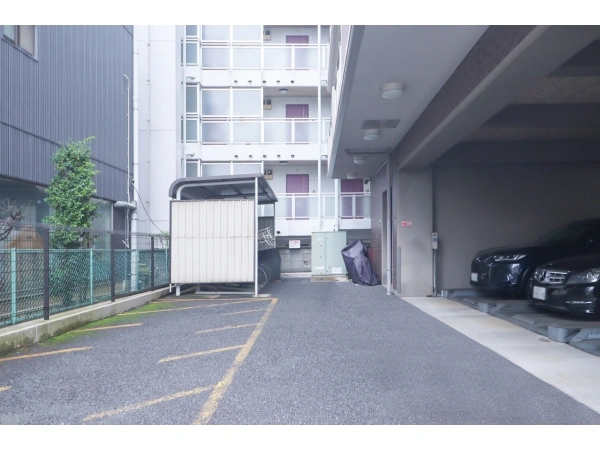 クローバーライフ桜森 駐車場