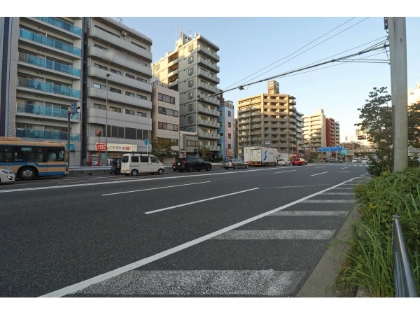 プレシス横浜中央 前面道路