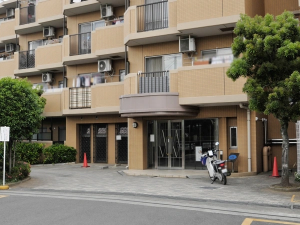 ハイホーム東村山・弐番館 エントランス