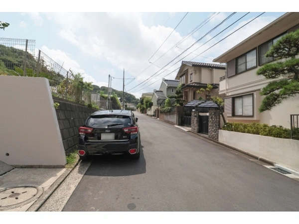 コスモ港南台エクステージ 前面道路