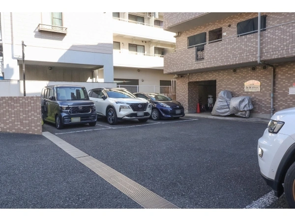 アールケープラザ東戸塚 駐車場