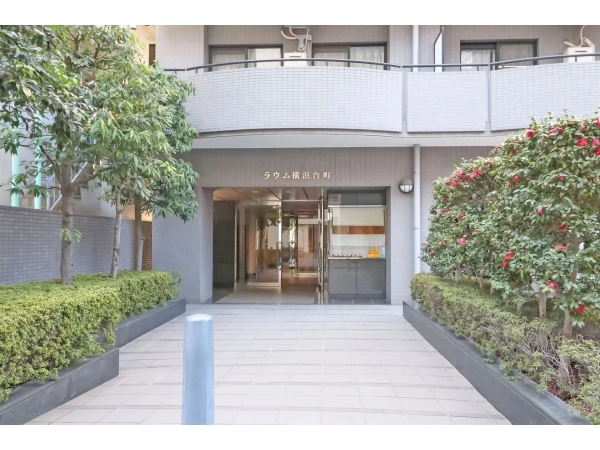 ラウム横浜台町 エントランス