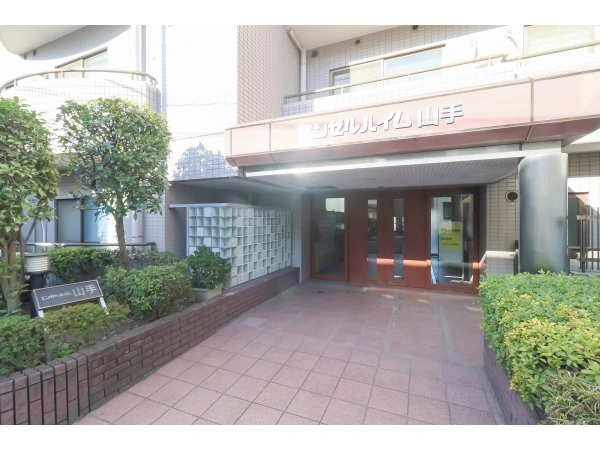 エンゼルハイム山手 エントランス