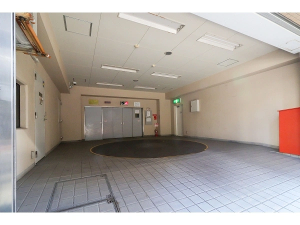 ストークタワー大通り公園I 駐車場