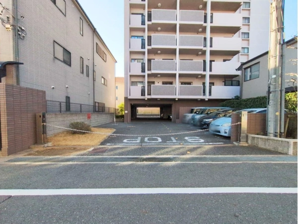 パレステージ伊丹宮ノ前 駐車場