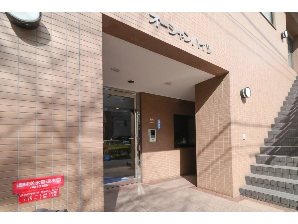 横浜吉野町オーシャンハイツ エントランス