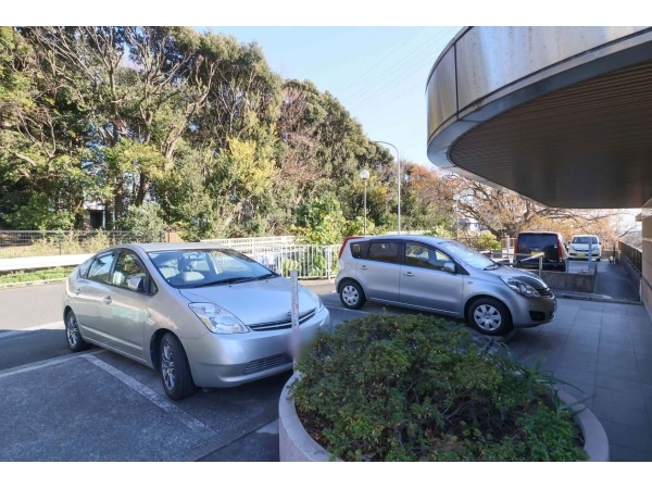 ホームステージ清水ヶ丘公園 駐車場