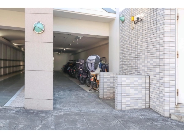 ドメス三ツ沢公園 駐輪場