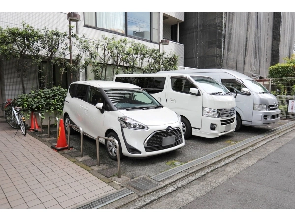 ルネ川崎 駐車場