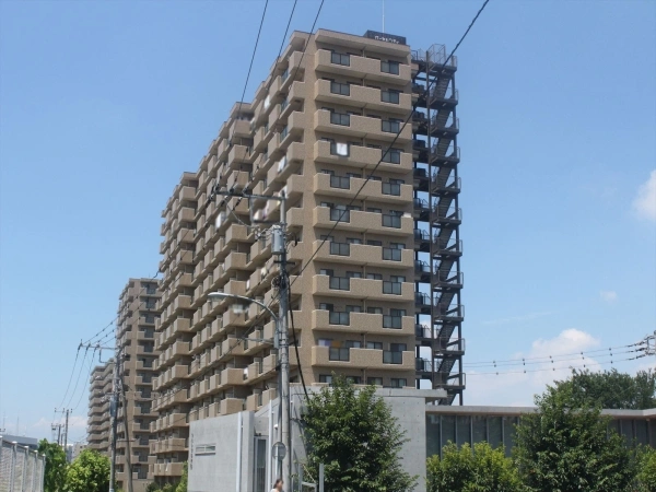 ローヤルシティ鴨居・五番館 外観