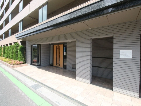 サーパス新所沢弥生町 エントランス