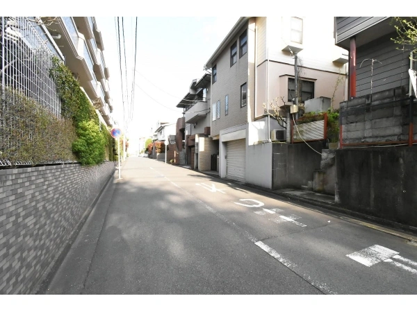 ライオンズヒルズ生田 前面道路