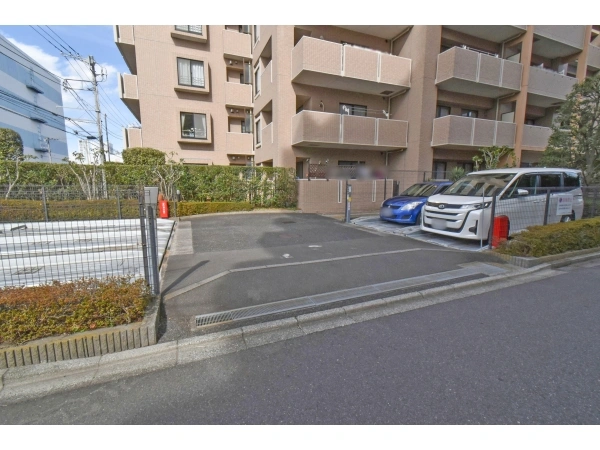 モラーダさがみ野ラークヒルズ 駐車場